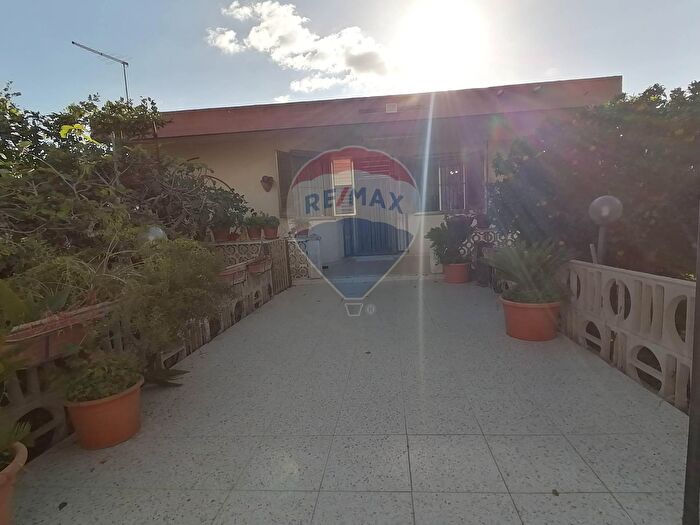 Casa con 7 locali in vendita in Via Guatemala, Vittoria