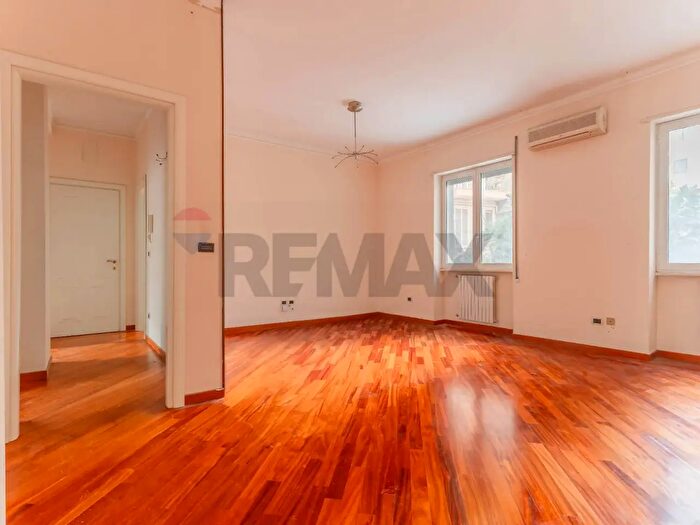 Appartamento con 6 locali in vendita in Viale Salandra, Bari