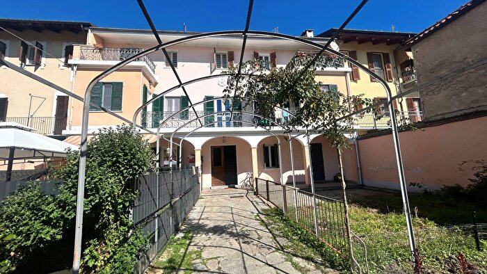 Appartamento con 5 locali in vendita in Via Roma, Airasca