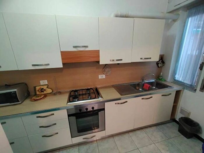 Appartamento trilocale in affitto in Via Stella, Centro, Loano