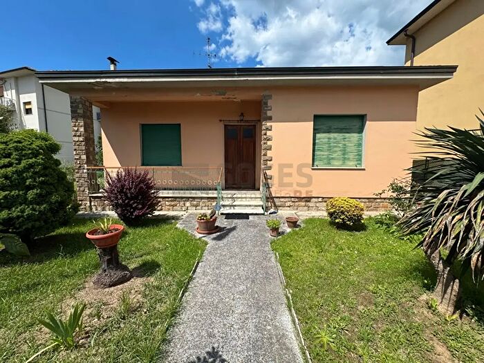 Casa con 5 locali in vendita in Via B Buozzi, Reggello