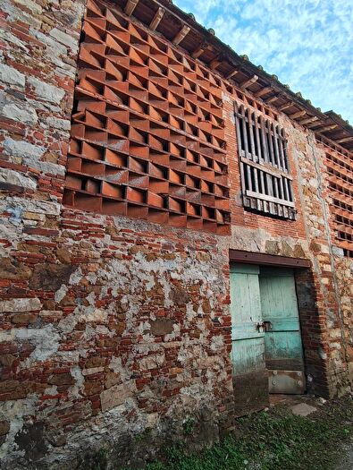 Casa bilocale in vendita in Lucca