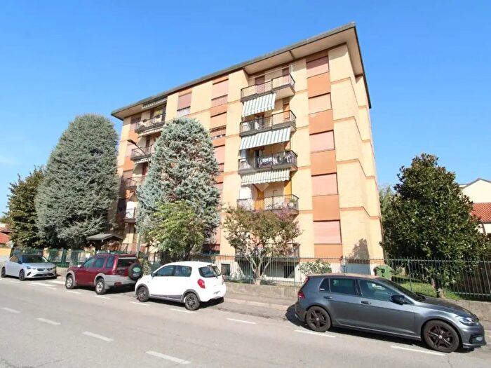 Appartamento bilocale in vendita in Via Doria, Bareggio