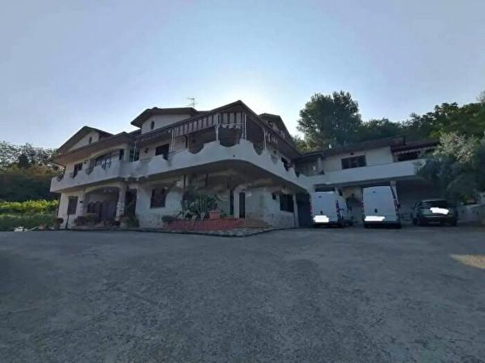 Casa monolocale in vendita in Viale Michelangelo, SantAngelo A Cupolo