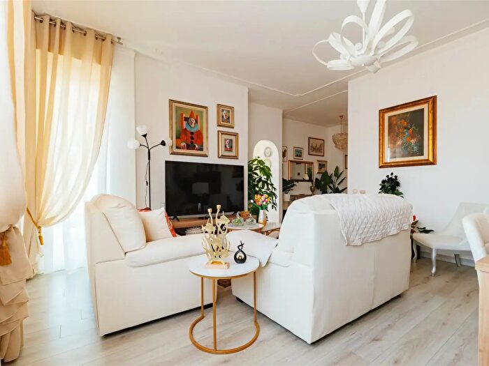 Appartamento quadrilocale in vendita in Via Italia, Falconara Marittima