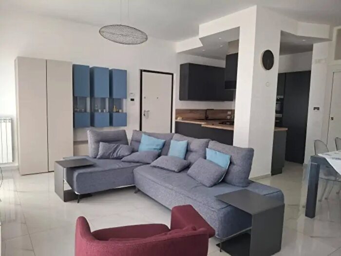Appartamento trilocale in vendita in Via Porta San Pietro, Marigliano