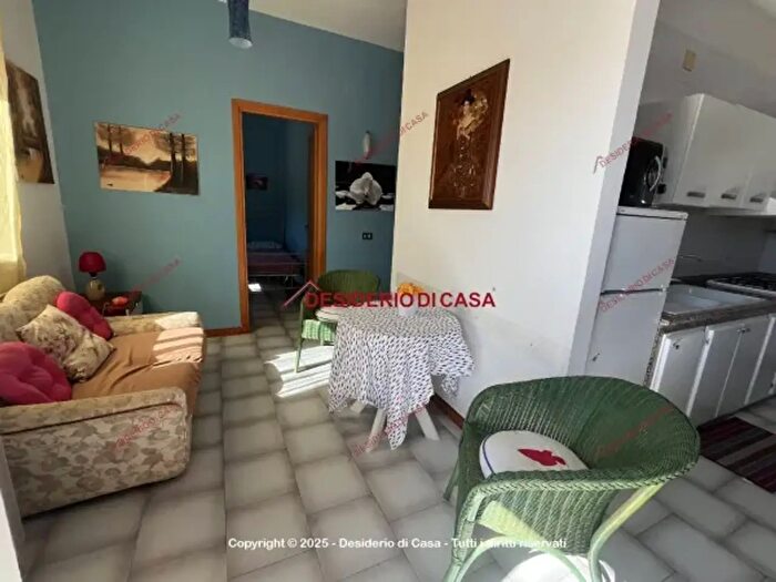 Appartamento trilocale in vendita in Autostrada MessinaPalermo, Campofelice Di Roccella