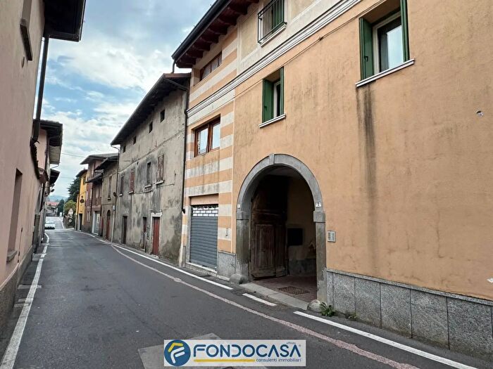 Appartamento trilocale in vendita in Umberto Primo, Adro