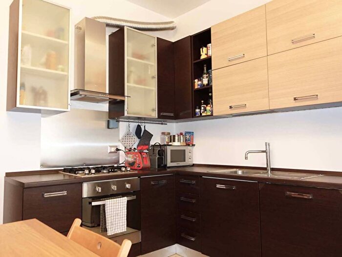 Appartamento trilocale in affitto in Via Lazzaro Palazzi, Porta Venezia, Milano