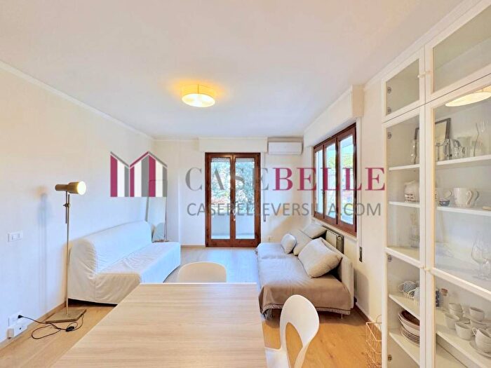 Appartamento trilocale in affitto in Via G Garibaldi, Lido di Camaiore, Camaiore