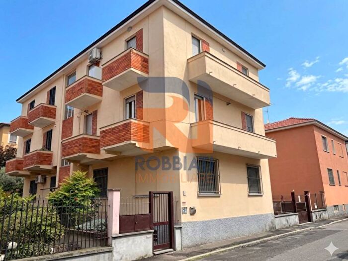 Appartamento bilocale in affitto in Via Bona di Savoia, Città Giardino, Pavia
