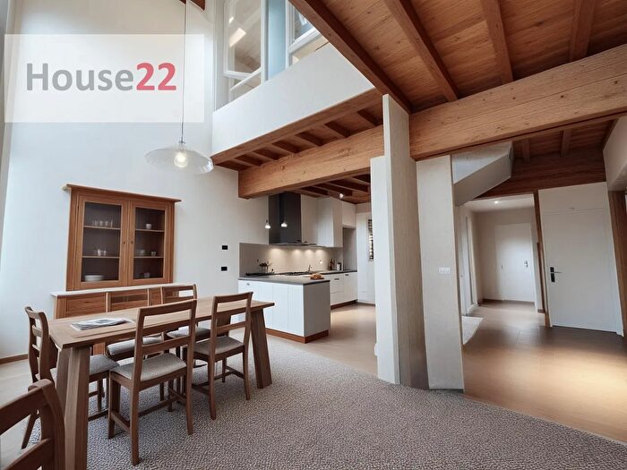 Appartamento trilocale in vendita in Vicenza Contrà Porta Padova, Vicenza