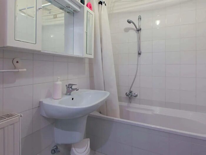 Appartamento monolocale in affitto in Via SantUguzzone, Milano