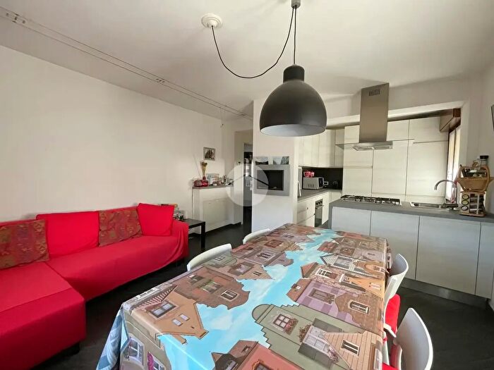 Appartamento trilocale in vendita in Via Bortolo Vidilini, Edolo