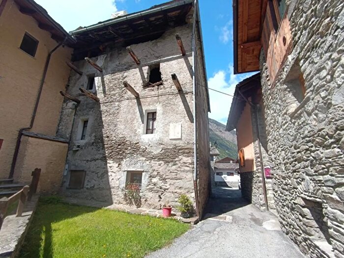 Casa con 12 locali in vendita in Frazione Vieyes, Aymavilles