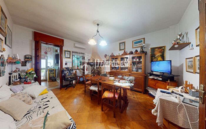 Appartamento con 5 locali in vendita in Via Nino Bixio B, Lecce