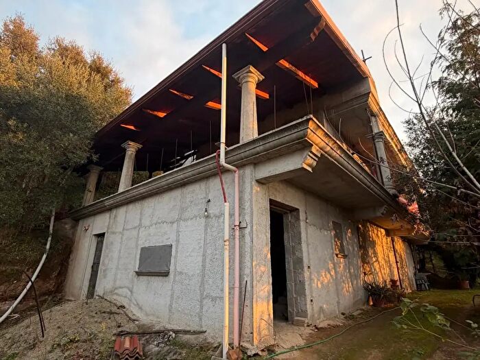 Casa con 5 locali in vendita in Contrada Cupone, Rose