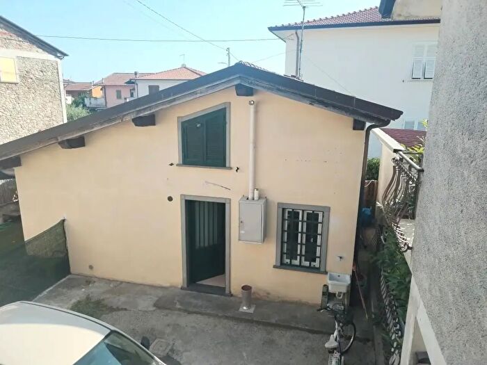 Appartamento bilocale in vendita in Massa