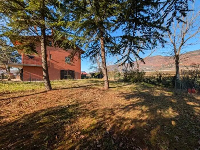 Appartamento trilocale in vendita in Strada Ponte di Ferro, Gubbio