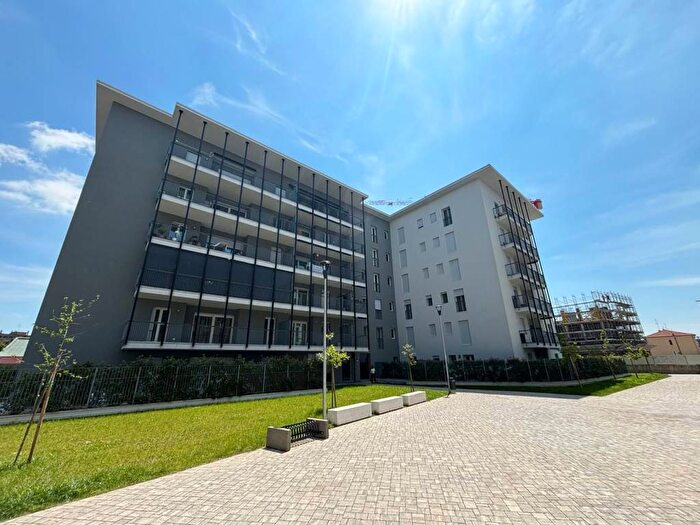 Appartamento bilocale in affitto in Via Monte Abetone, Centro, Rozzano