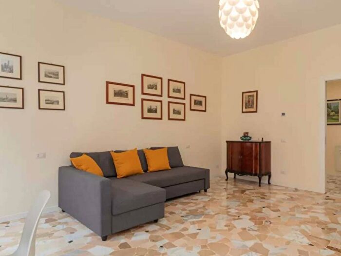 Appartamento trilocale in affitto in Via Pietro Orseolo, Solari, Milano