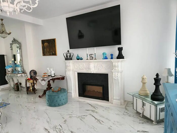 Casa con 12 locali in vendita in Via Giotto, Viareggio