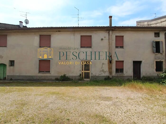 Casa con 8 locali in vendita in Località Cominelli, Valeggio Sul Mincio