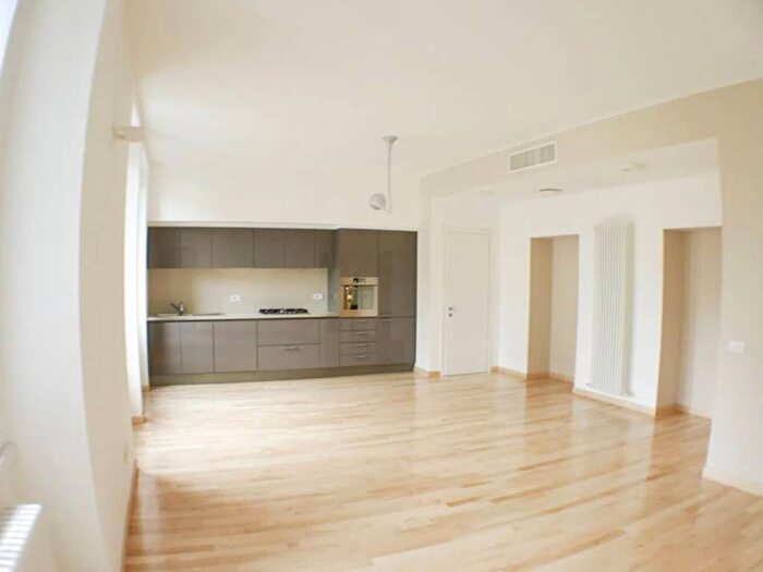 Appartamento trilocale in affitto in Via Antonio Stoppani, Morgagni, Milano