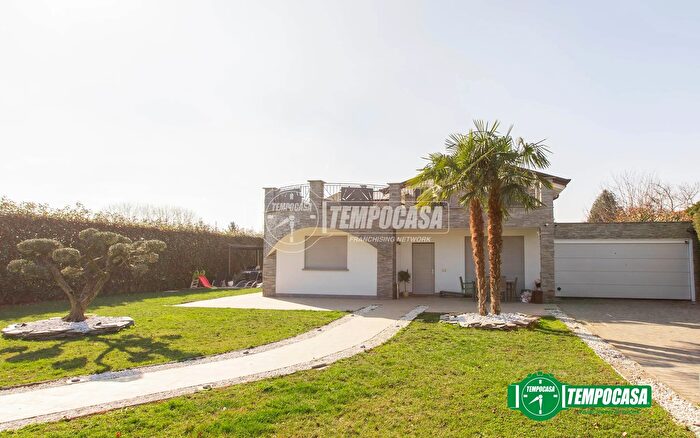 Case in Vendita e in Affitto - 3