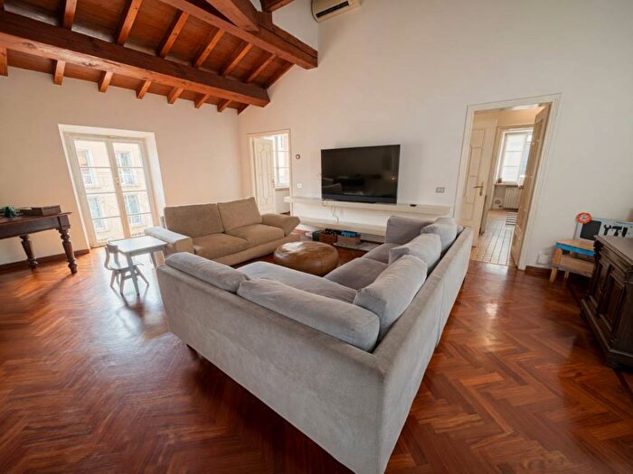 Appartamento con 5 locali in affitto in Via Vincenzo Mistrali, Centro Storico, Parma