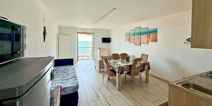 Appartamento trilocale in vendita in Viale Stazione, Belvedere Marittimo