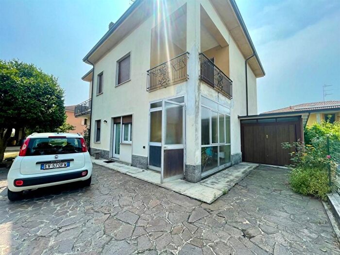 Case in Vendita e in Affitto - 3