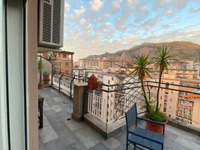 Appartamento quadrilocale in affitto in Via Brigata Verona, Palermo