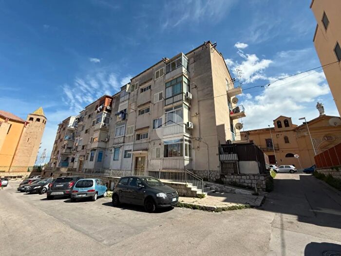 Appartamento trilocale in vendita in Largo Leone XIII, Palermo