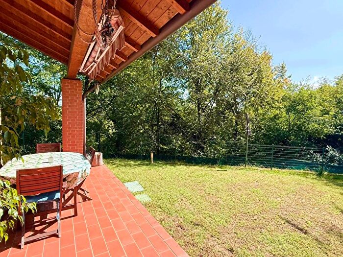Casa trilocale in vendita in Carate Brianza