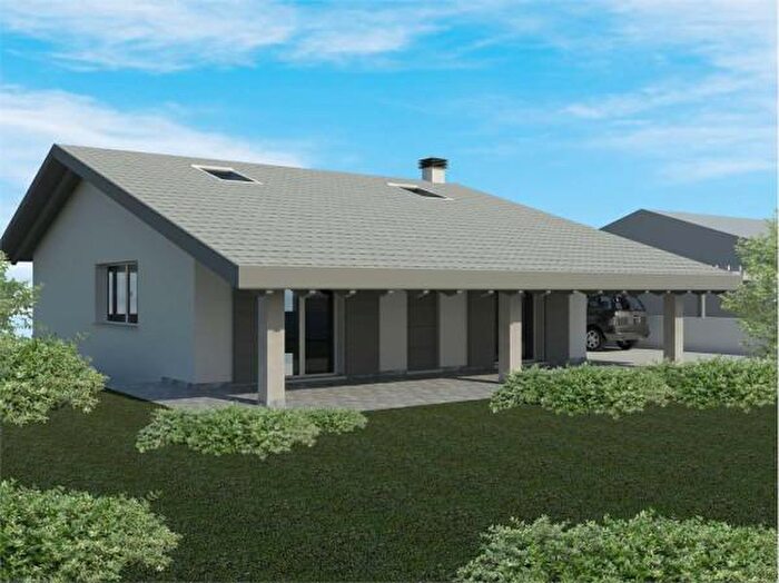 Casa con 6 locali in vendita in Capiago Intimiano