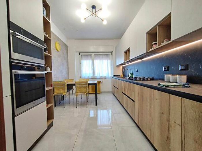 Appartamento quadrilocale in vendita in Via Cappuccini, Cerro Maggiore