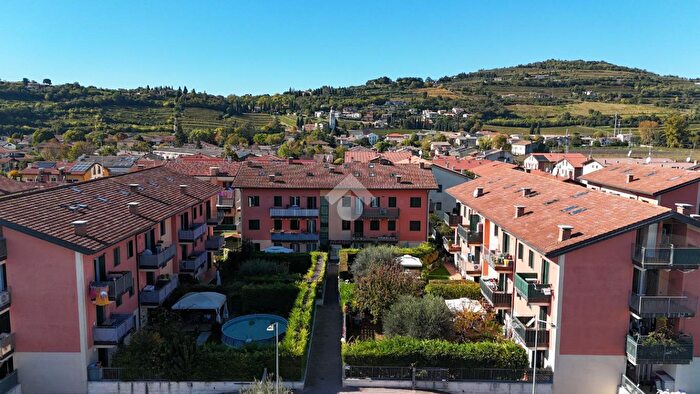 Appartamento trilocale in vendita in Via Gianfranco Miglio, Lavagno