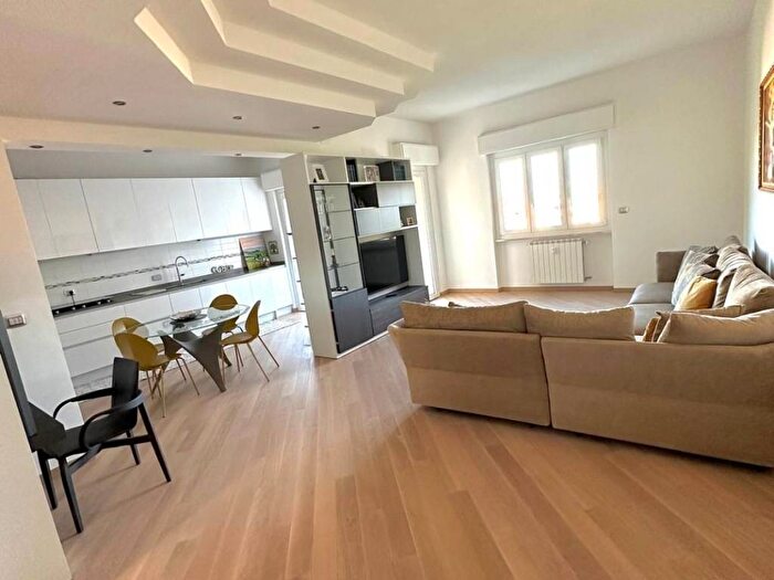 Appartamento quadrilocale in affitto in Via Emilio Salgari, Pegli, Genova