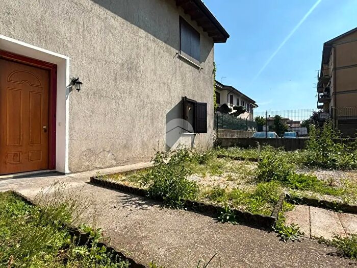 Appartamento trilocale in vendita in Via Seriola, Ospitaletto
