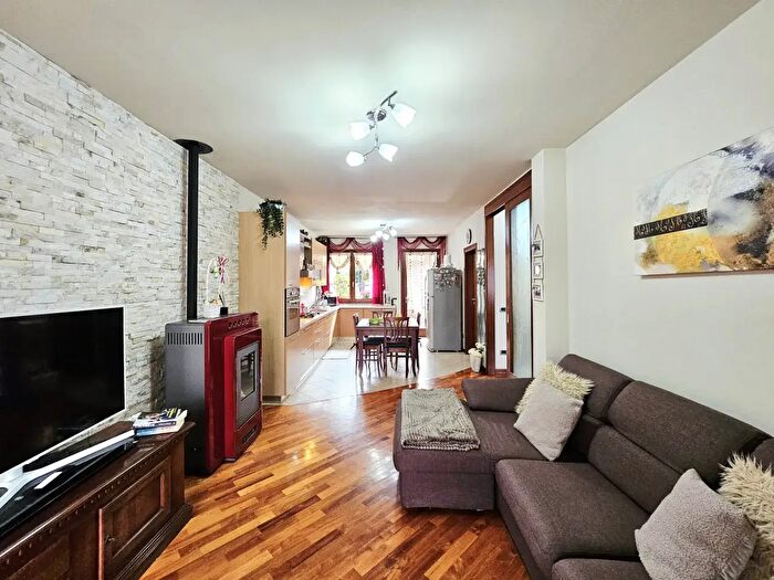 Casa quadrilocale in vendita in Via Bassano del Grappa, Solesino