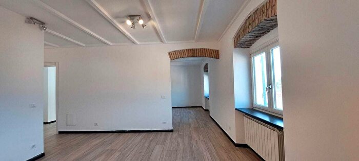 Appartamento con 5 locali in vendita in Via Felice Cascione, Imperia