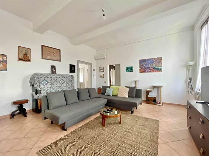 Appartamento con 5 locali in vendita in Via Andreasino, Mantova