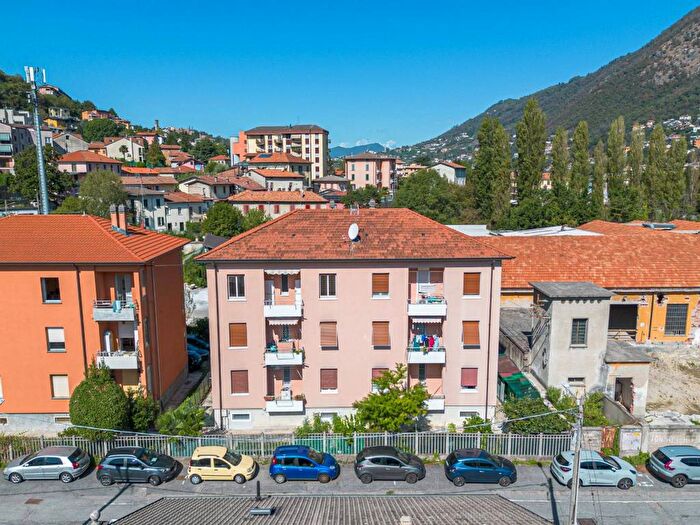 Appartamento trilocale in affitto in Via Conciliazione, Tavernola, Como