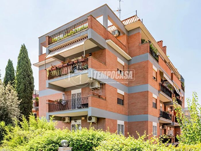 Appartamento quadrilocale in vendita in Via di Vigna Due Torri, Roma