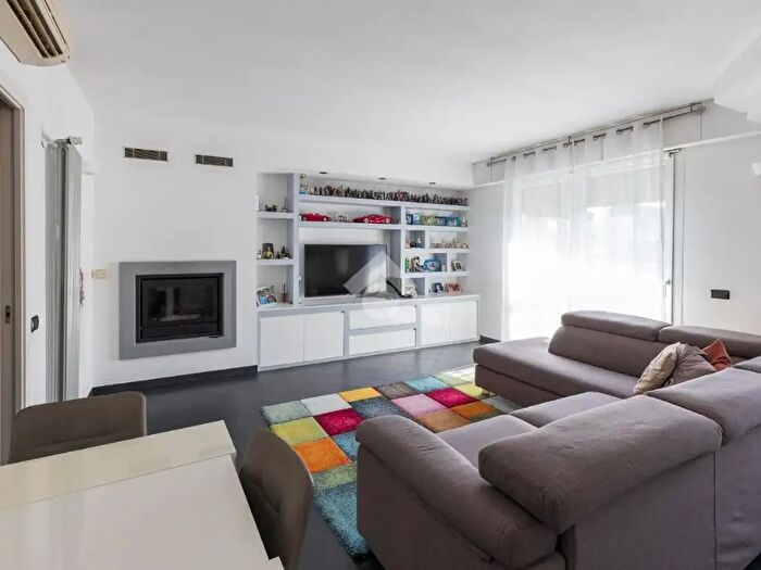 Casa monolocale in vendita in Via Cesare Battisti, Marnate
