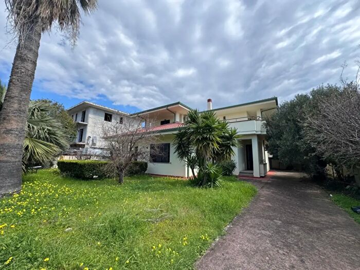 Casa con 5 locali in vendita in Gizzeria