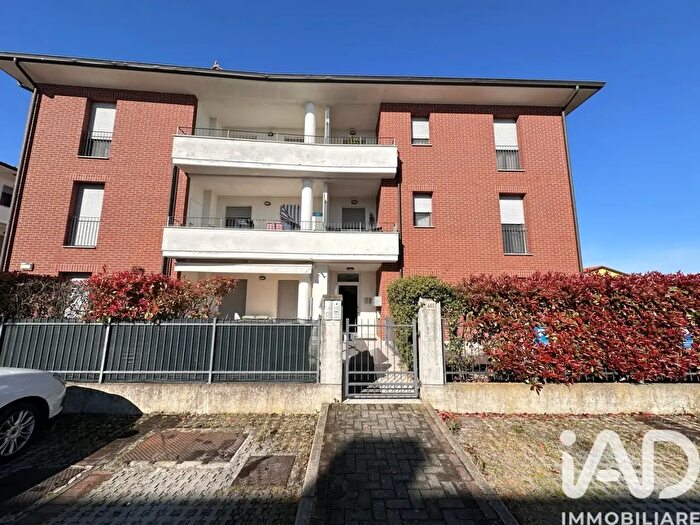 Appartamento con 5 locali in vendita in Viale Antonio Gramsci, Mirandola