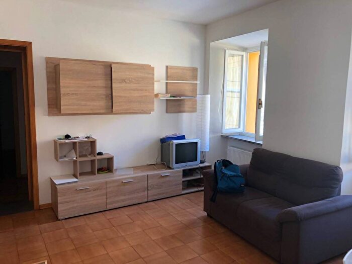 Appartamento trilocale in affitto in Via Enrico Cialdini, Capodimonte, Ancona