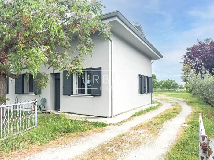 Casa quadrilocale in vendita in Forlimpopoli